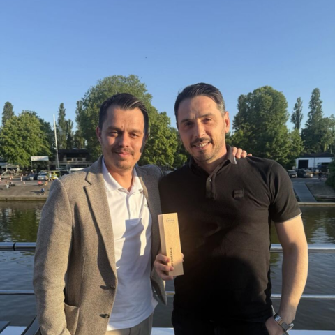 Stefan Dinev with the Bulgarian CHC team receiving the CHC Performance Award at the STADA CHC Global Conference 2025.